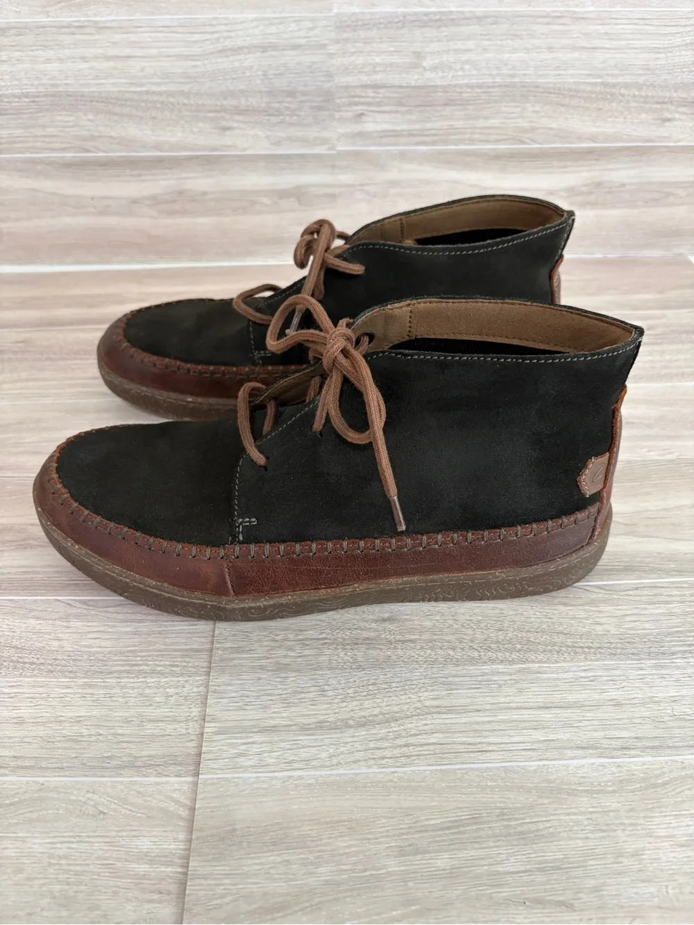 Clarks Olive Green Suede Laced Chukka Boots